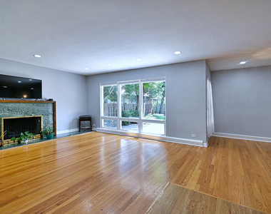 4915 Jerome Avenue - Photo Thumbnail 2