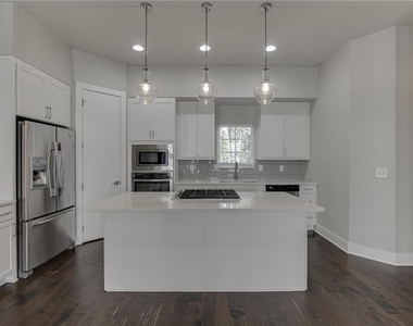 721 Taylor Court - Photo Thumbnail 6