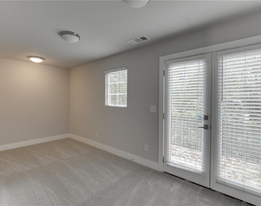 721 Taylor Court - Photo Thumbnail 25