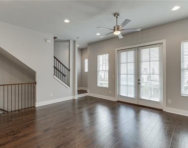 721 Taylor Court - Photo Thumbnail 12