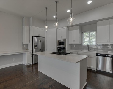 721 Taylor Court - Photo Thumbnail 7