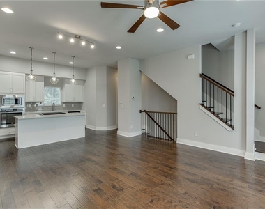 721 Taylor Court - Photo Thumbnail 11