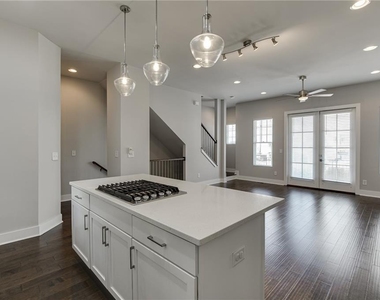 721 Taylor Court - Photo Thumbnail 4