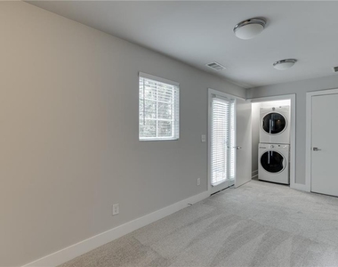 721 Taylor Court - Photo Thumbnail 24
