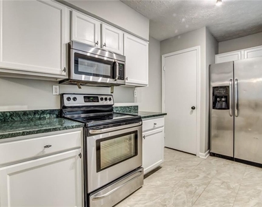 2987 Belvedere Lane - Photo Thumbnail 14