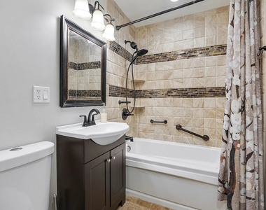 1715 W Thome Avenue - Photo Thumbnail 15