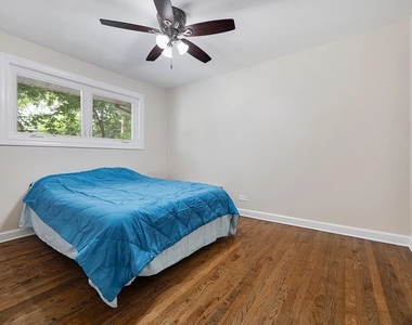 1715 W Thome Avenue - Photo Thumbnail 13