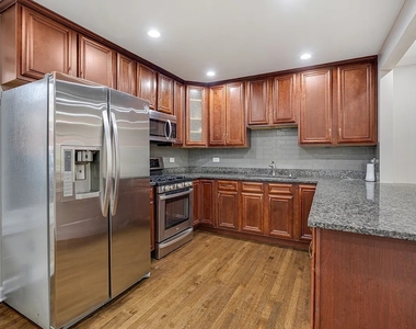 1715 W Thome Avenue - Photo Thumbnail 4