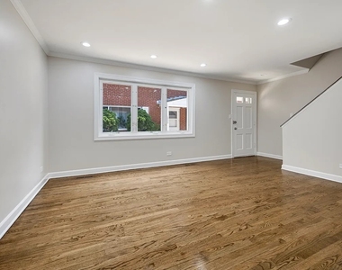 1715 W Thome Avenue - Photo Thumbnail 9