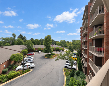 1 Bloomingdale Place - Photo Thumbnail 12