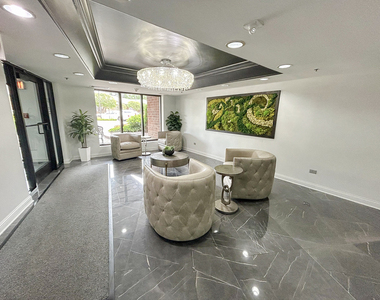 1 Bloomingdale Place - Photo Thumbnail 2