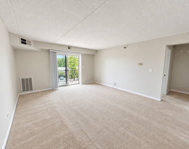 1 Bloomingdale Place - Photo Thumbnail 4