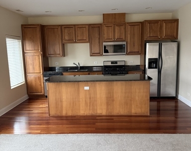 6961 Vine Street - Photo Thumbnail 3