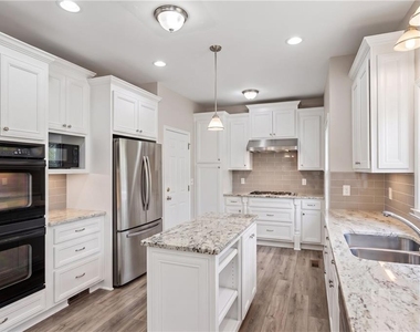 2125 Melrose Trace - Photo Thumbnail 18