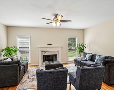 2125 Melrose Trace - Photo Thumbnail 11