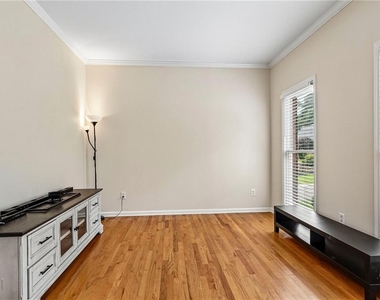 2125 Melrose Trace - Photo Thumbnail 5