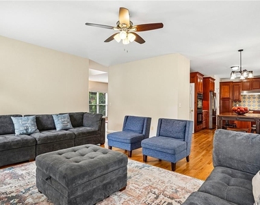 2125 Melrose Trace - Photo Thumbnail 13