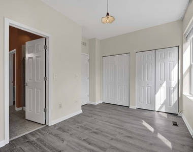 2503 S Calumet Avenue - Photo Thumbnail 16