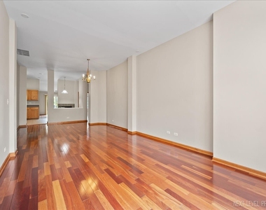 2402 Wilton Lane - Photo Thumbnail 2
