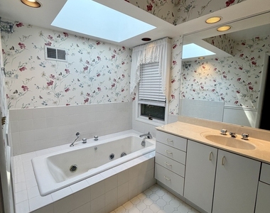 1415 Burr Oak Drive - Photo Thumbnail 13