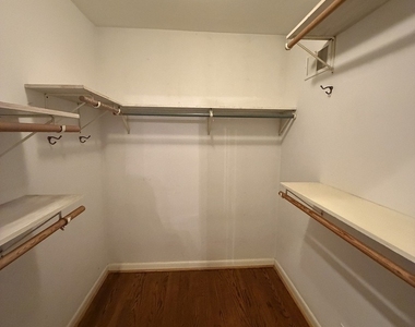 1415 Burr Oak Drive - Photo Thumbnail 14
