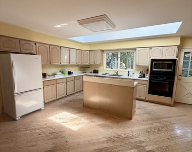 1415 Burr Oak Drive - Photo Thumbnail 7