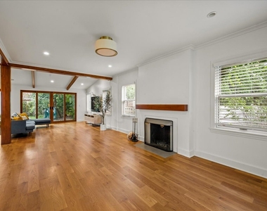 618 Melrose Avenue - Photo Thumbnail 3