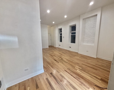 1344 W Ohio Street - Photo Thumbnail 2