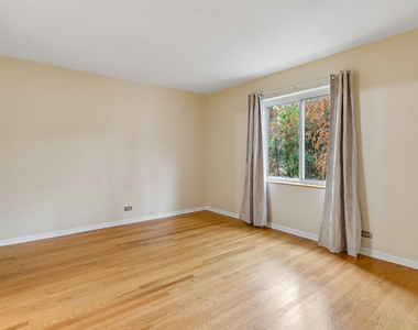 140 Green Bay Road - Photo Thumbnail 5