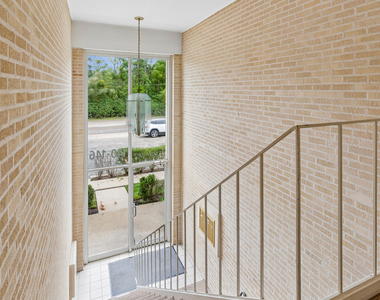 140 Green Bay Road - Photo Thumbnail 1