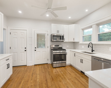 217 Highwood Avenue - Photo Thumbnail 6