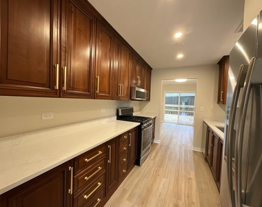 200 Glen Street - Photo Thumbnail 5