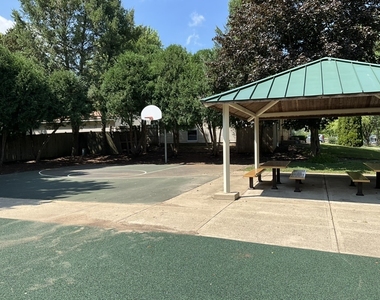 200 Glen Street - Photo Thumbnail 28