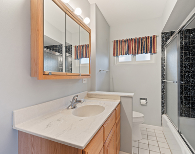541 N Edgelawn Drive - Photo Thumbnail 7