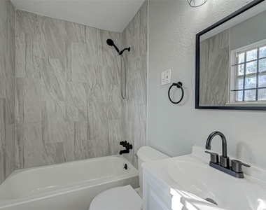 5102 Lyndhurst Drive - Photo Thumbnail 11