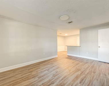 5102 Lyndhurst Drive - Photo Thumbnail 1
