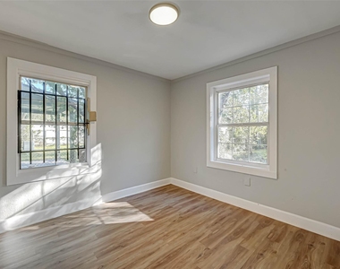 5102 Lyndhurst Drive - Photo Thumbnail 10