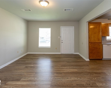 3140 Boyd Avenue - Photo Thumbnail 6