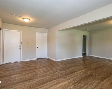 3140 Boyd Avenue - Photo Thumbnail 11