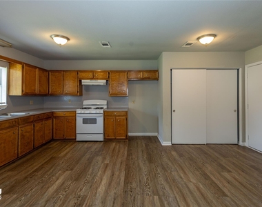 3140 Boyd Avenue - Photo Thumbnail 8