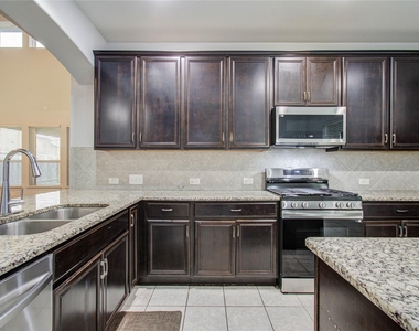 318 Bolton Drive - Photo Thumbnail 10