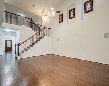 318 Bolton Drive - Photo Thumbnail 19