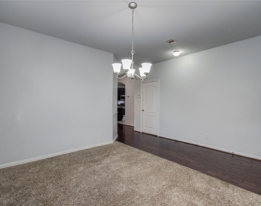318 Bolton Drive - Photo Thumbnail 4