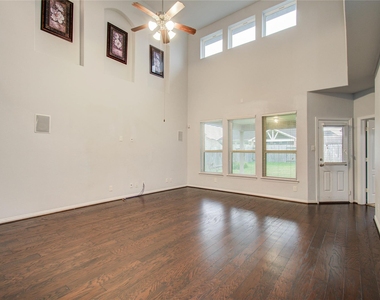 318 Bolton Drive - Photo Thumbnail 16