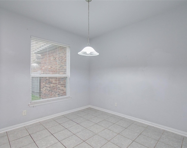 318 Bolton Drive - Photo Thumbnail 13