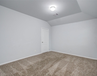 318 Bolton Drive - Photo Thumbnail 32