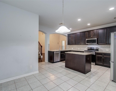 318 Bolton Drive - Photo Thumbnail 14