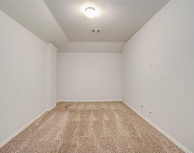 318 Bolton Drive - Photo Thumbnail 42