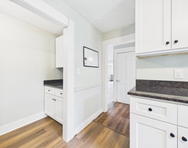 321 Roxbury - Photo Thumbnail 17