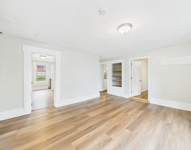 321 Roxbury - Photo Thumbnail 9